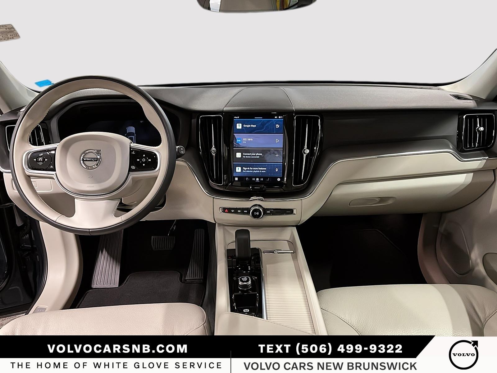 2025 Volvo XC60 B5 Core Dark Theme