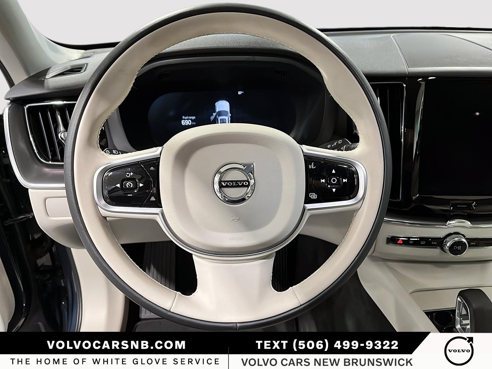 2025 Volvo XC60 B5 Core Dark Theme