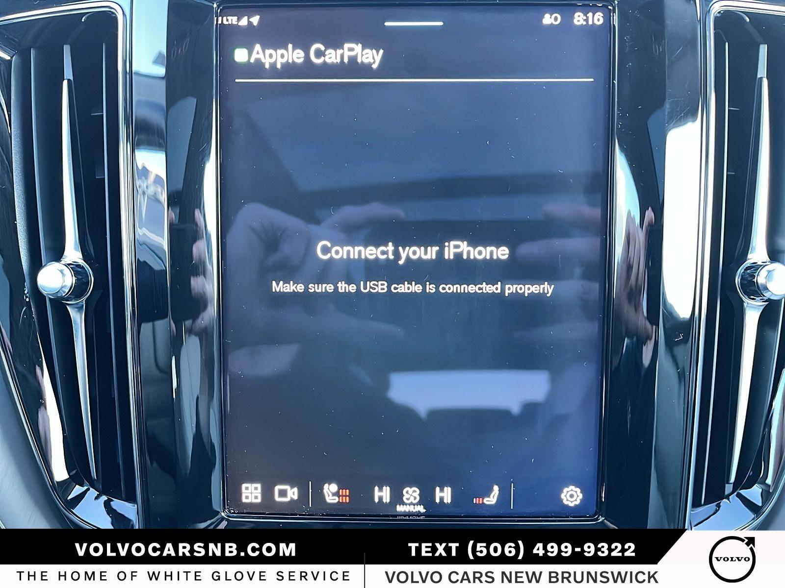 2025 Volvo XC60 B5 Core Dark Theme