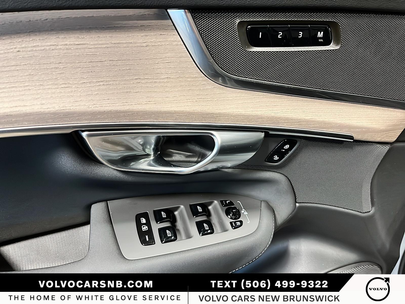 2026 Volvo XC90 Plug-In Hybrid T8 Plus Bright Theme