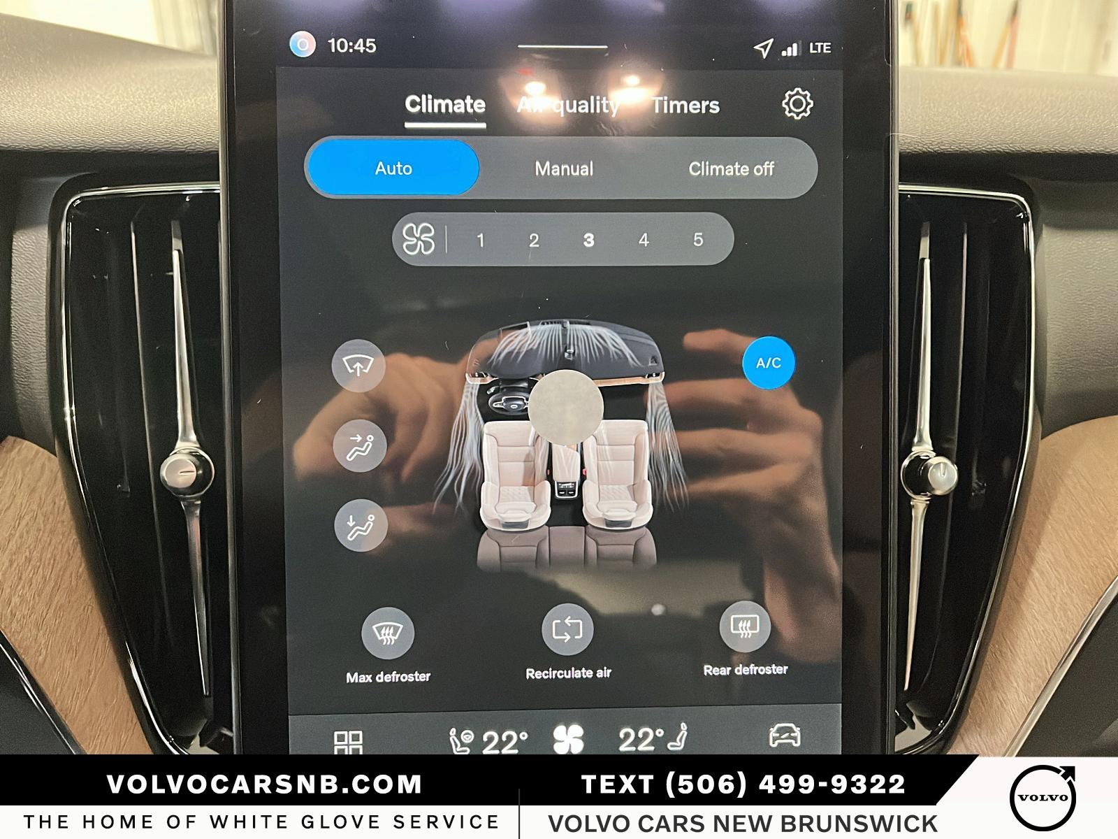 2026 Volvo XC60 B5 Plus Dark Theme