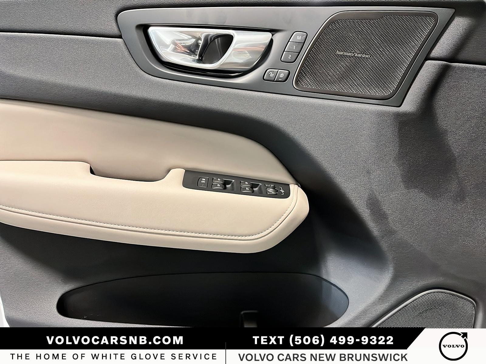 2026 Volvo XC60 B5 Plus Dark Theme