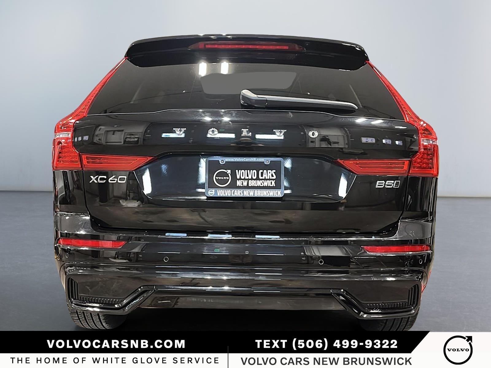 2025 Volvo XC60 B5 Plus Dark Theme