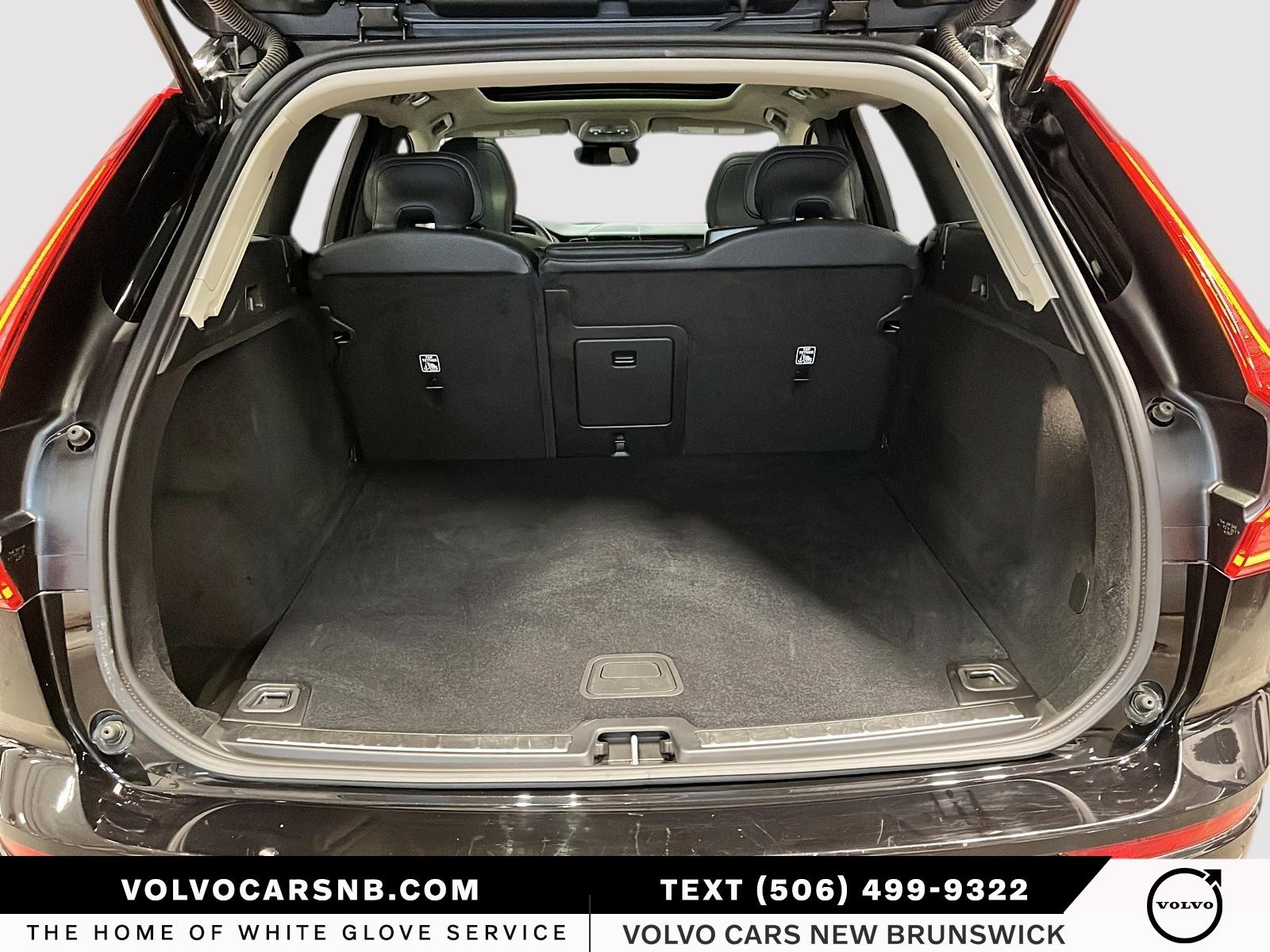 2025 Volvo XC60 B5 Plus Dark Theme