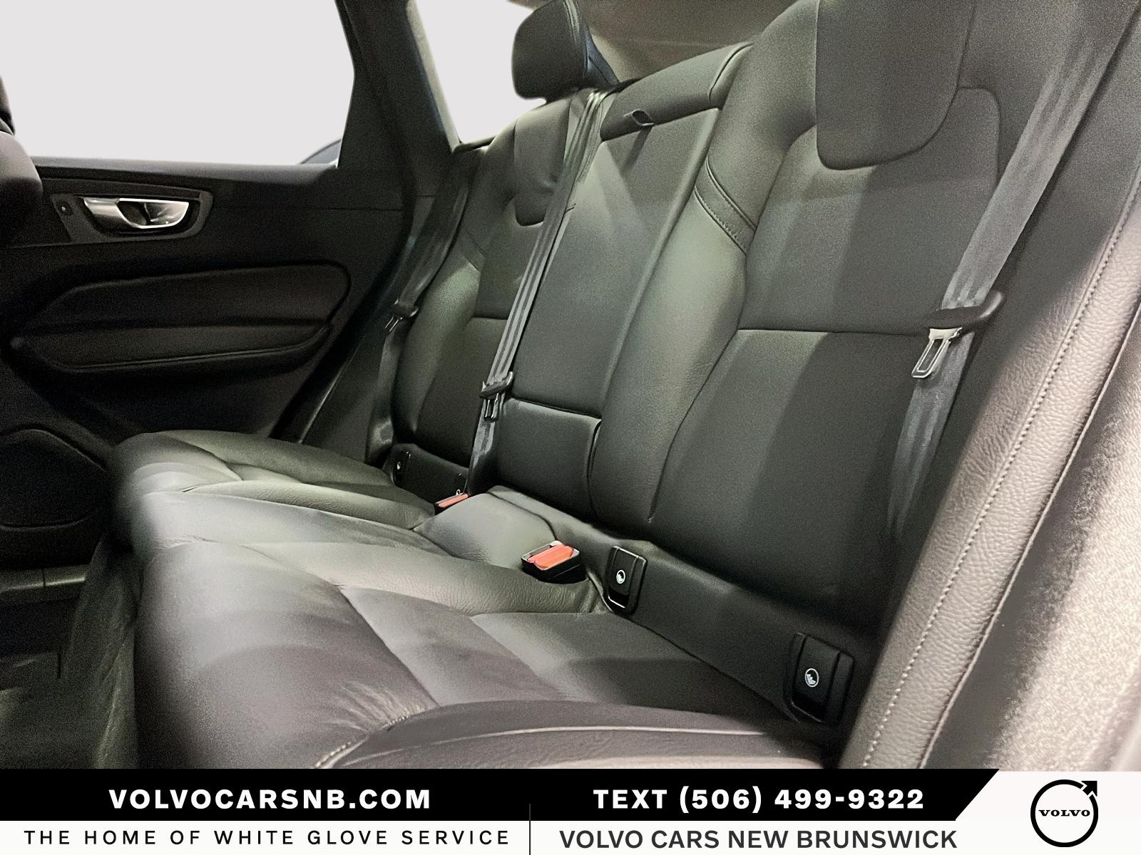 2025 Volvo XC60 B5 Plus Dark Theme