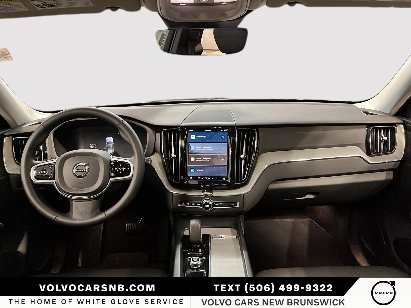 2025 Volvo XC60 B5 Plus Dark Theme