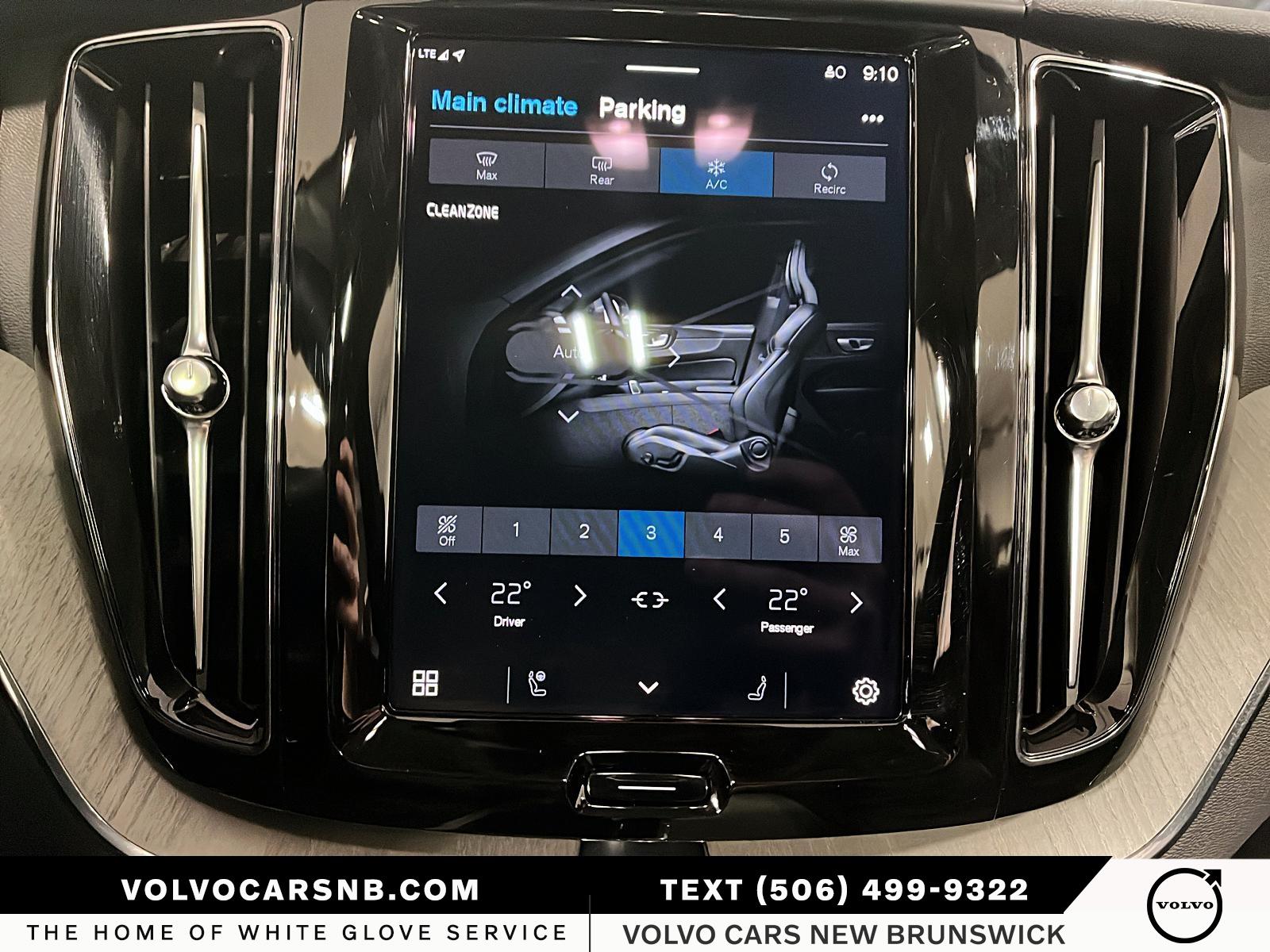 2025 Volvo XC60 B5 Plus Dark Theme