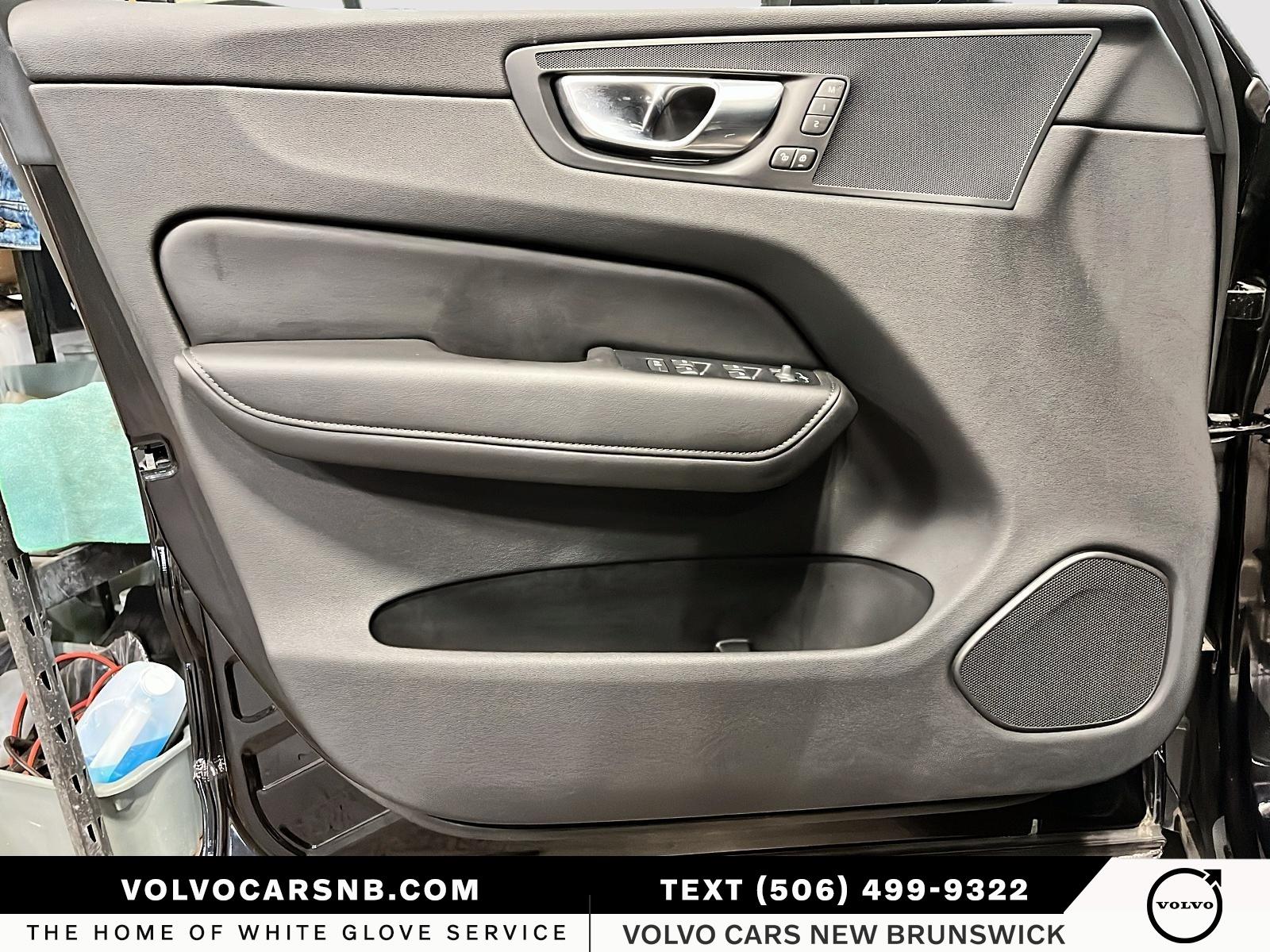 2025 Volvo XC60 B5 Plus Dark Theme