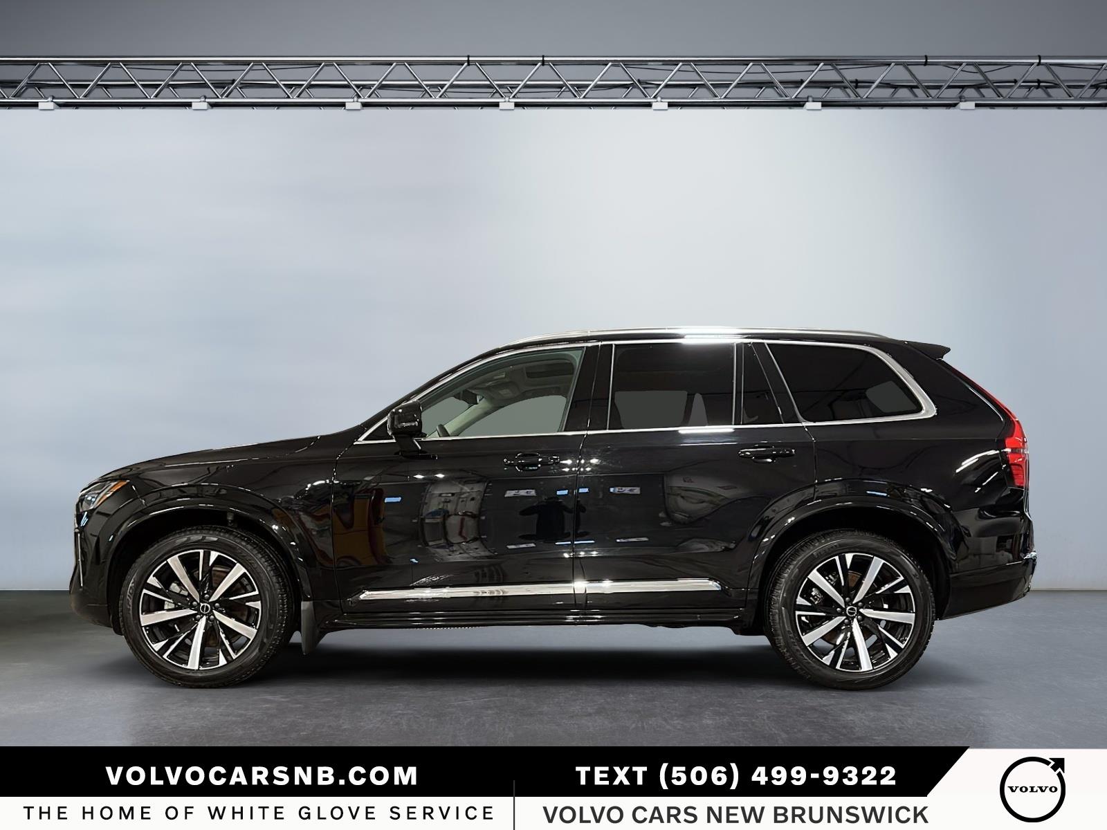2025 Volvo XC90 B6 Core Bright Theme