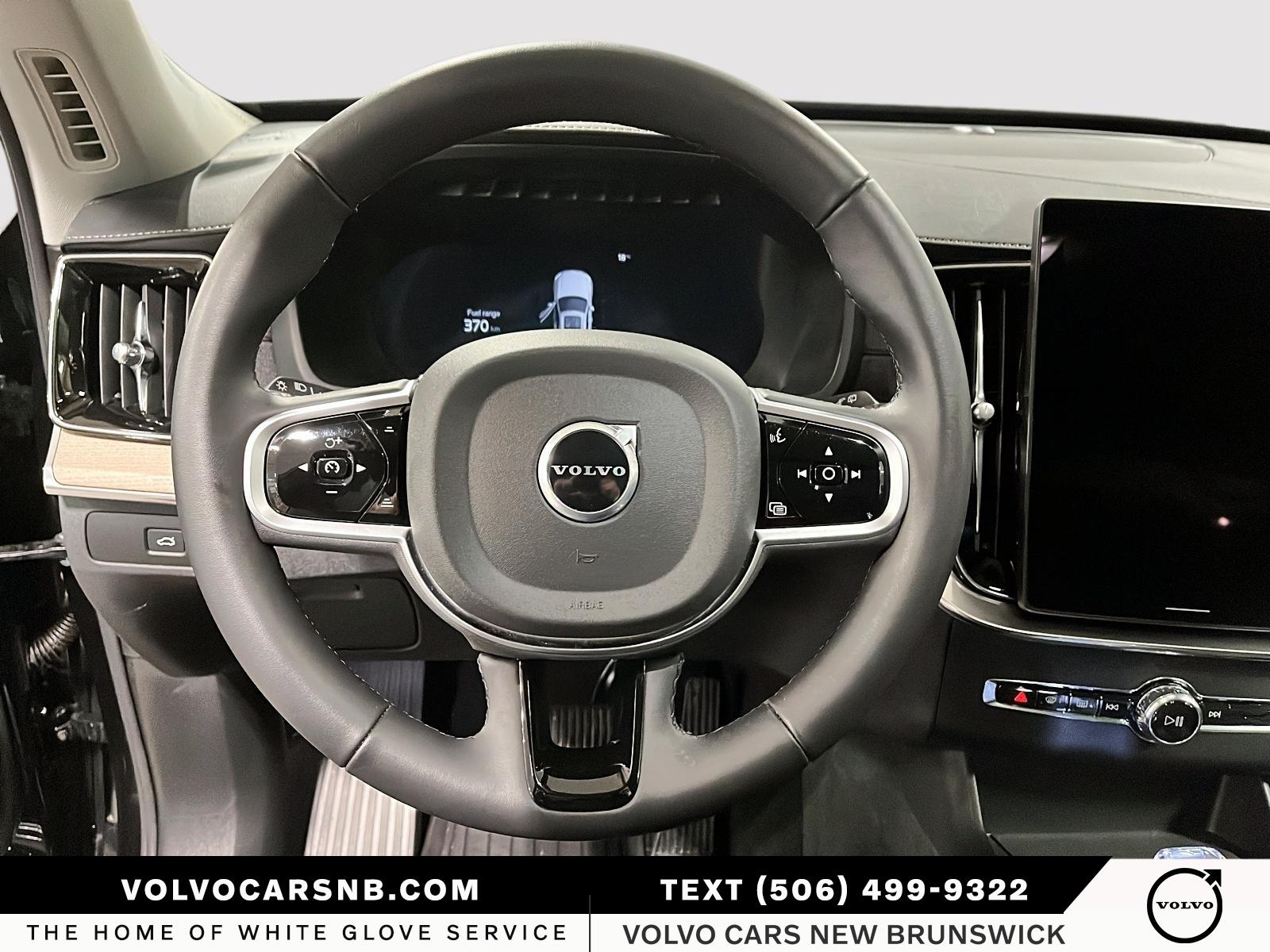 2025 Volvo XC90 B6 Core Bright Theme