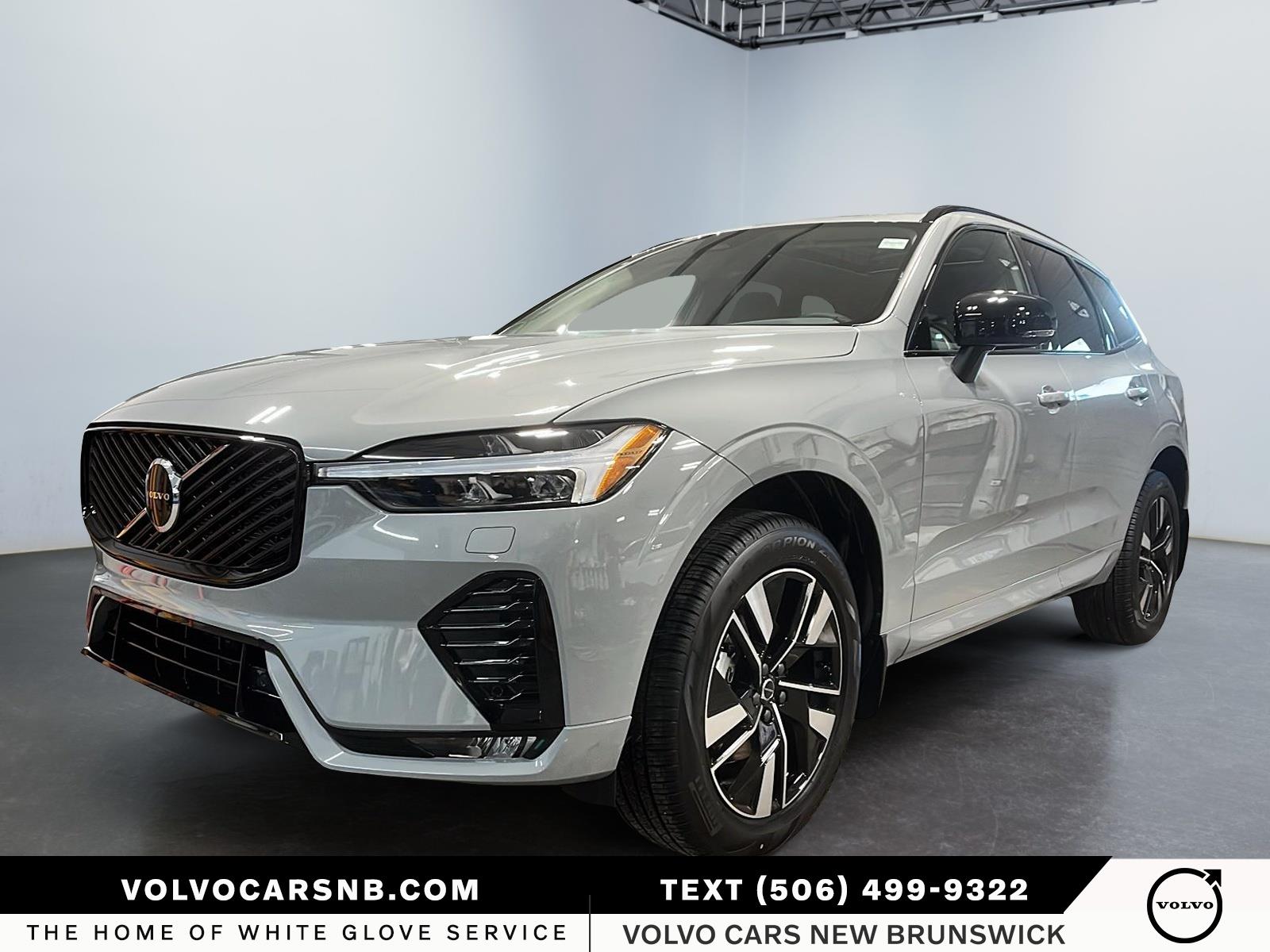 2026 Volvo XC60  B5 Core Dark Theme