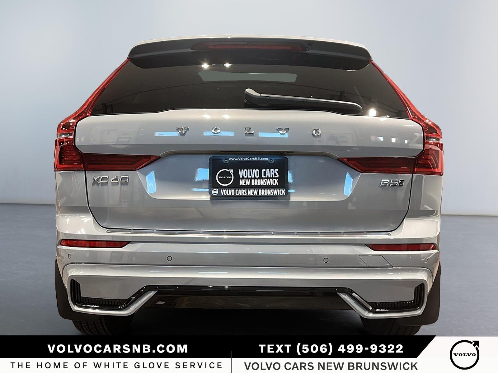 2026 Volvo XC60 B5 Core Dark Theme