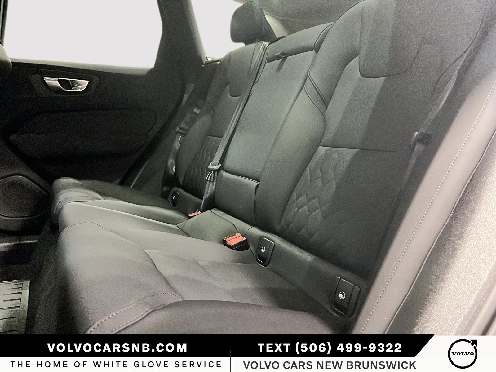 2026 Volvo XC60 B5 Core Dark Theme