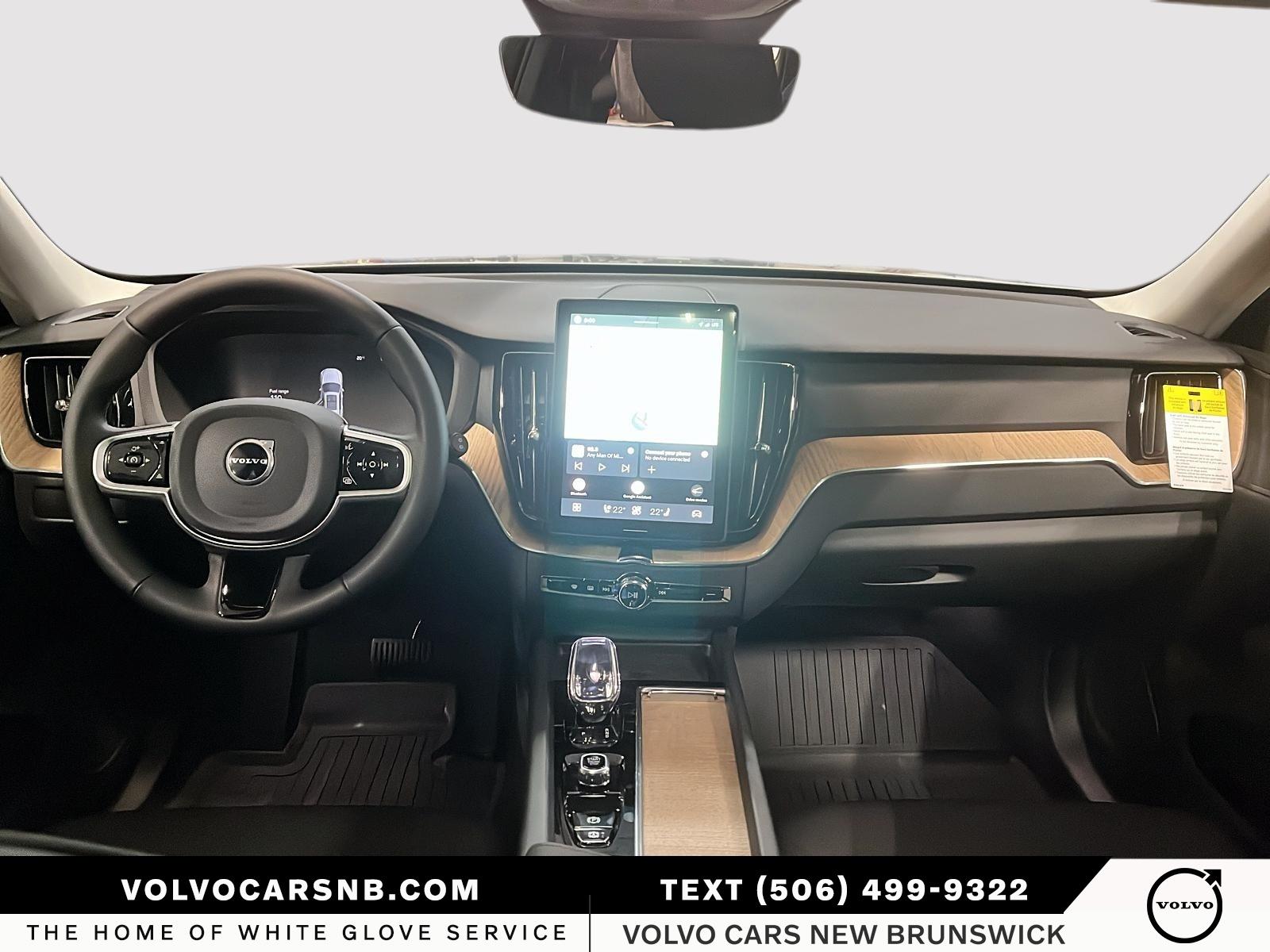 2026 Volvo XC60 B5 Core Dark Theme