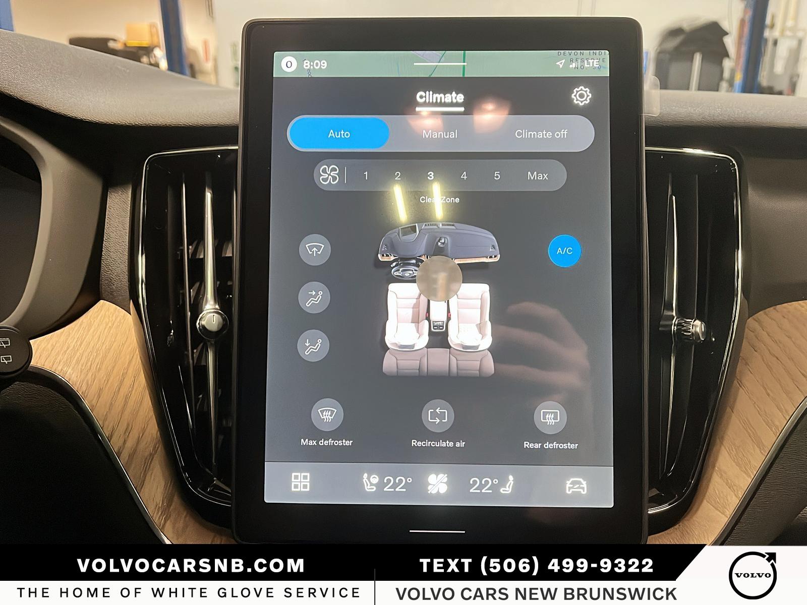 2026 Volvo XC60 B5 Core Dark Theme