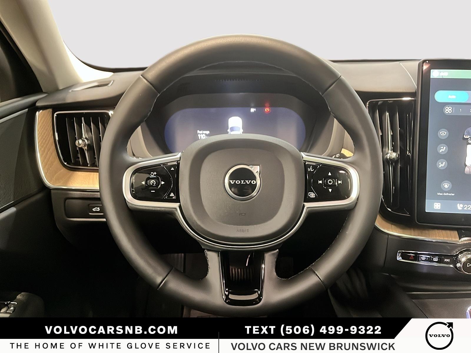 2026 Volvo XC60 B5 Core Dark Theme