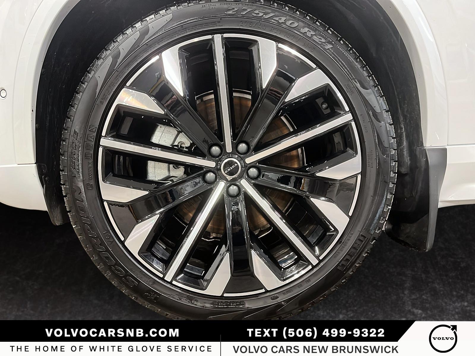 2025 Volvo XC90 B6 Plus Bright Theme