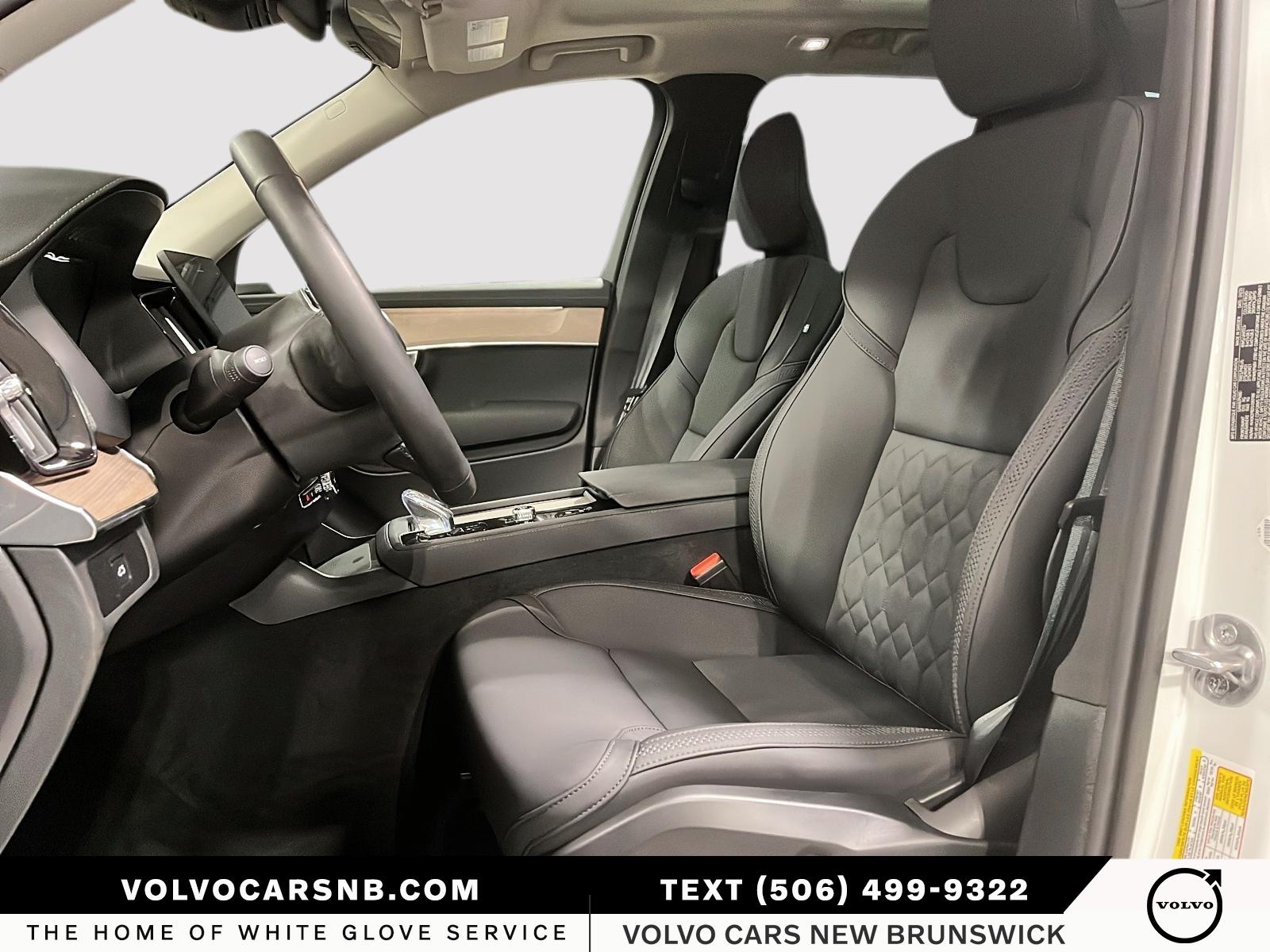 2025 Volvo XC90 B6 Plus Bright Theme