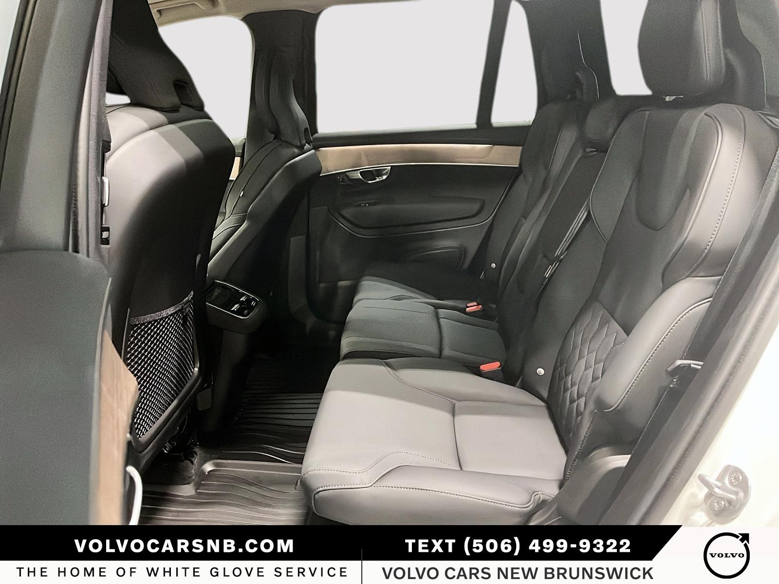 2025 Volvo XC90 B6 Plus Bright Theme