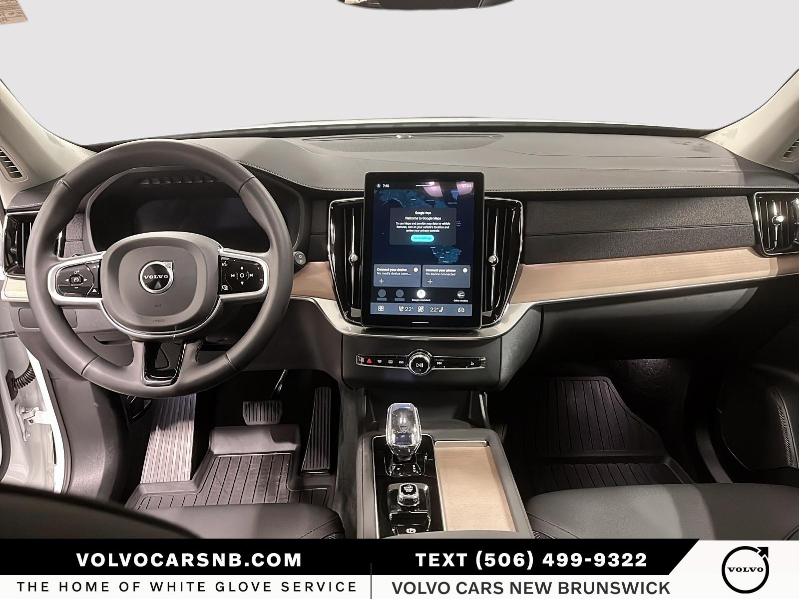 2025 Volvo XC90 B6 Plus Bright Theme