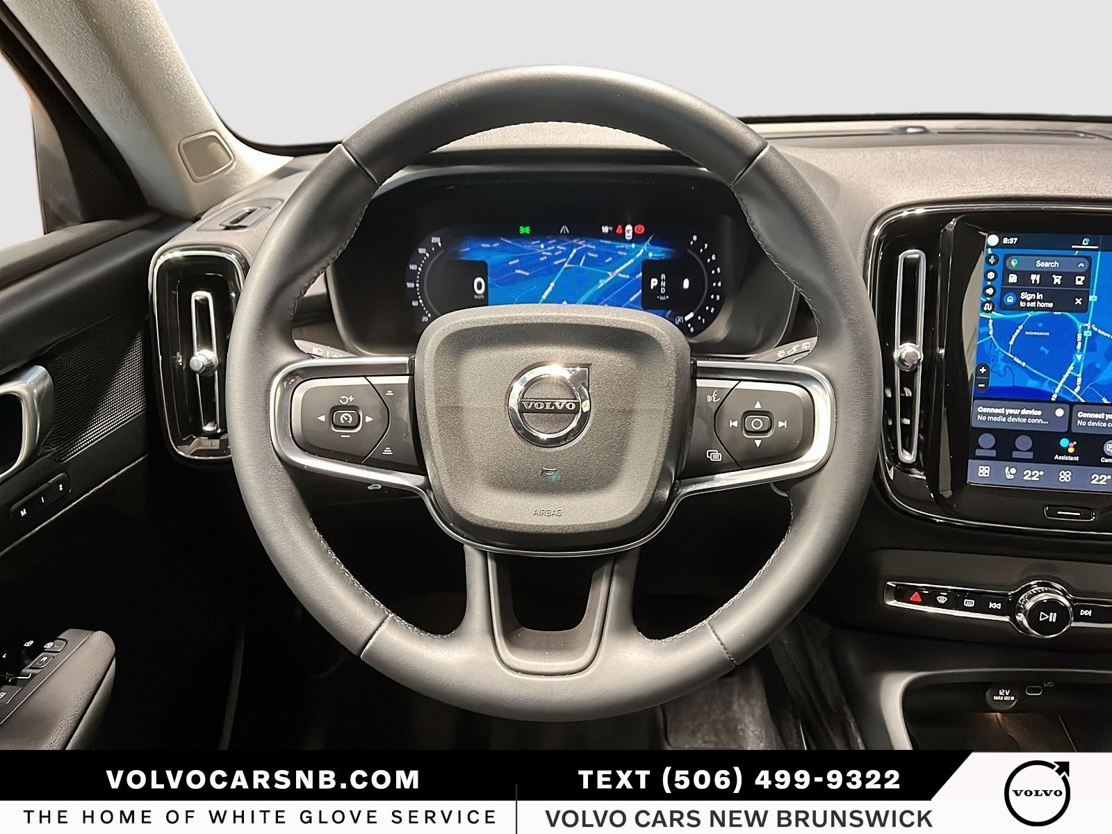 2025 Volvo XC40 B5 Plus Dark Theme