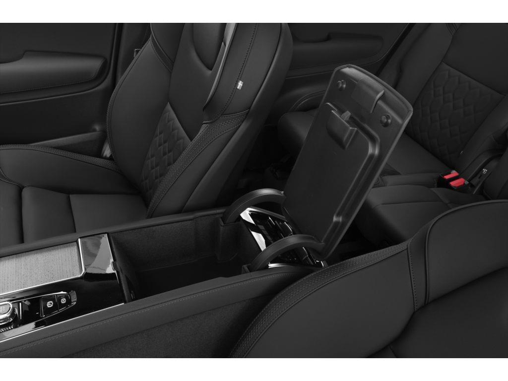 2026 Volvo XC90 Plug-In Hybrid T8 Ultra Dark Theme