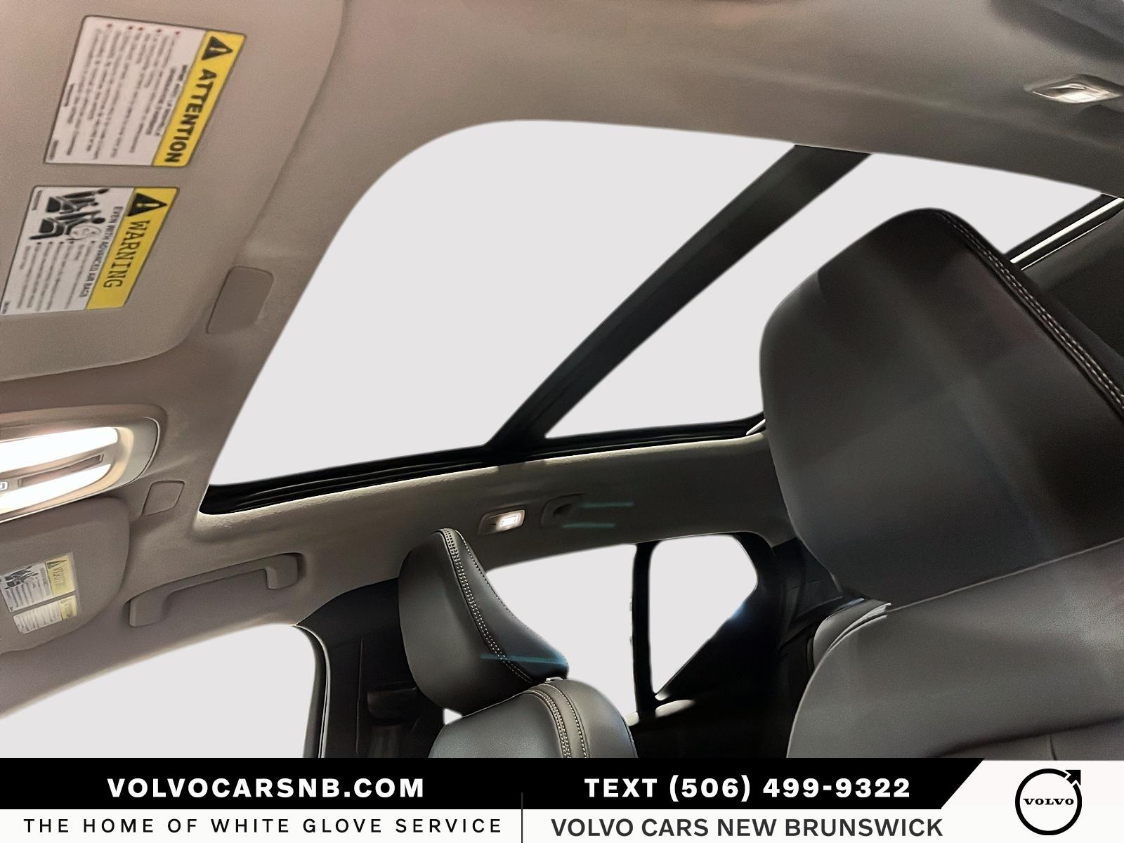 2025 Volvo XC40 B5 Plus Dark Theme