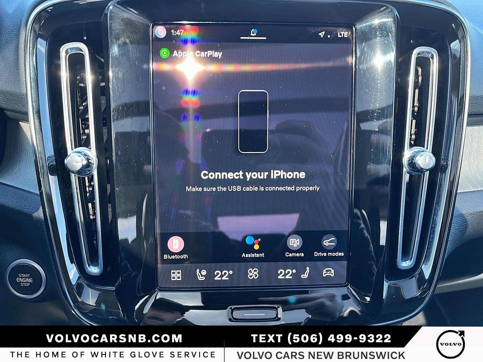 2025 Volvo XC40 B5 Plus Dark Theme