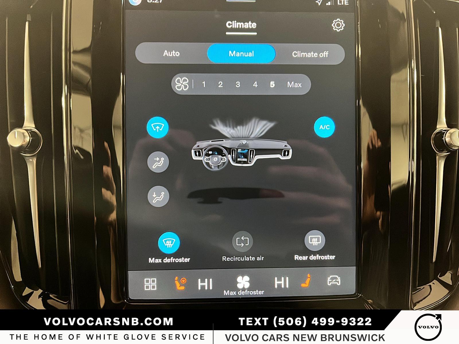 2025 Volvo XC60 B5 Core Dark Theme