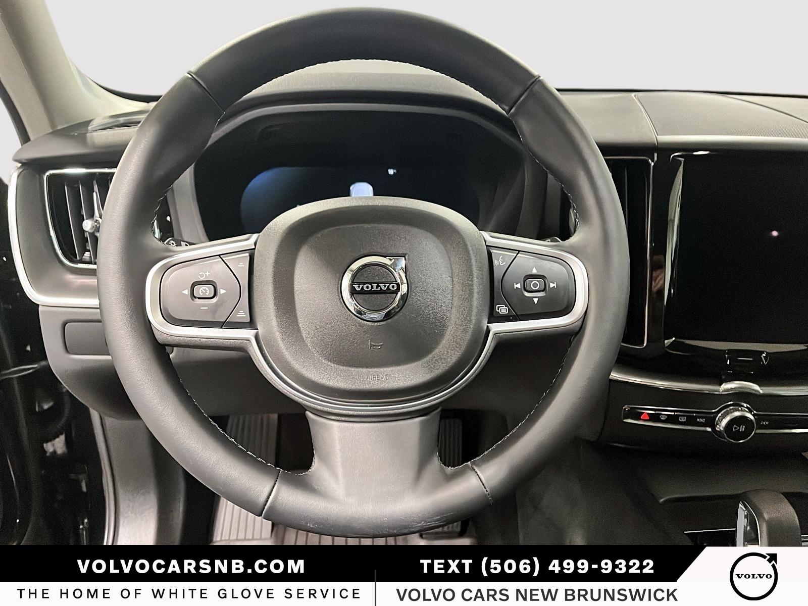 2025 Volvo XC60 B5 Core Dark Theme