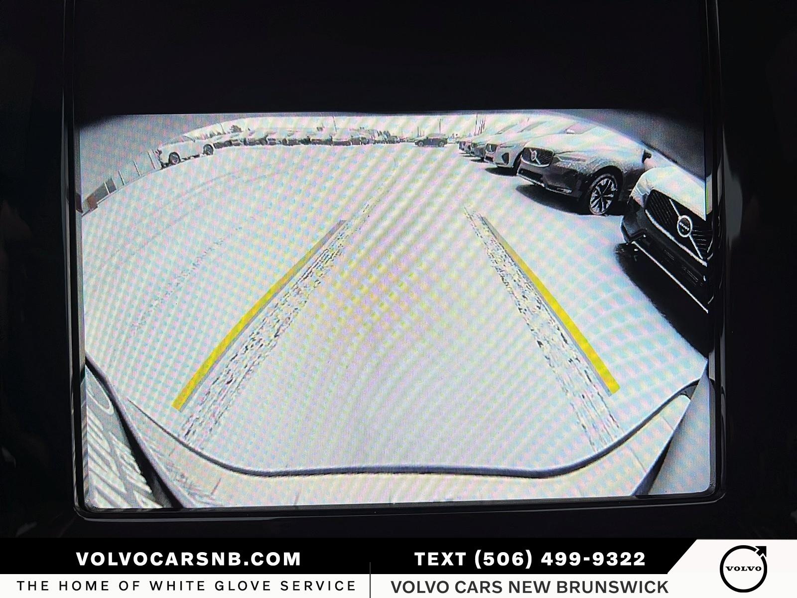 2025 Volvo XC60 B5 Core Dark Theme