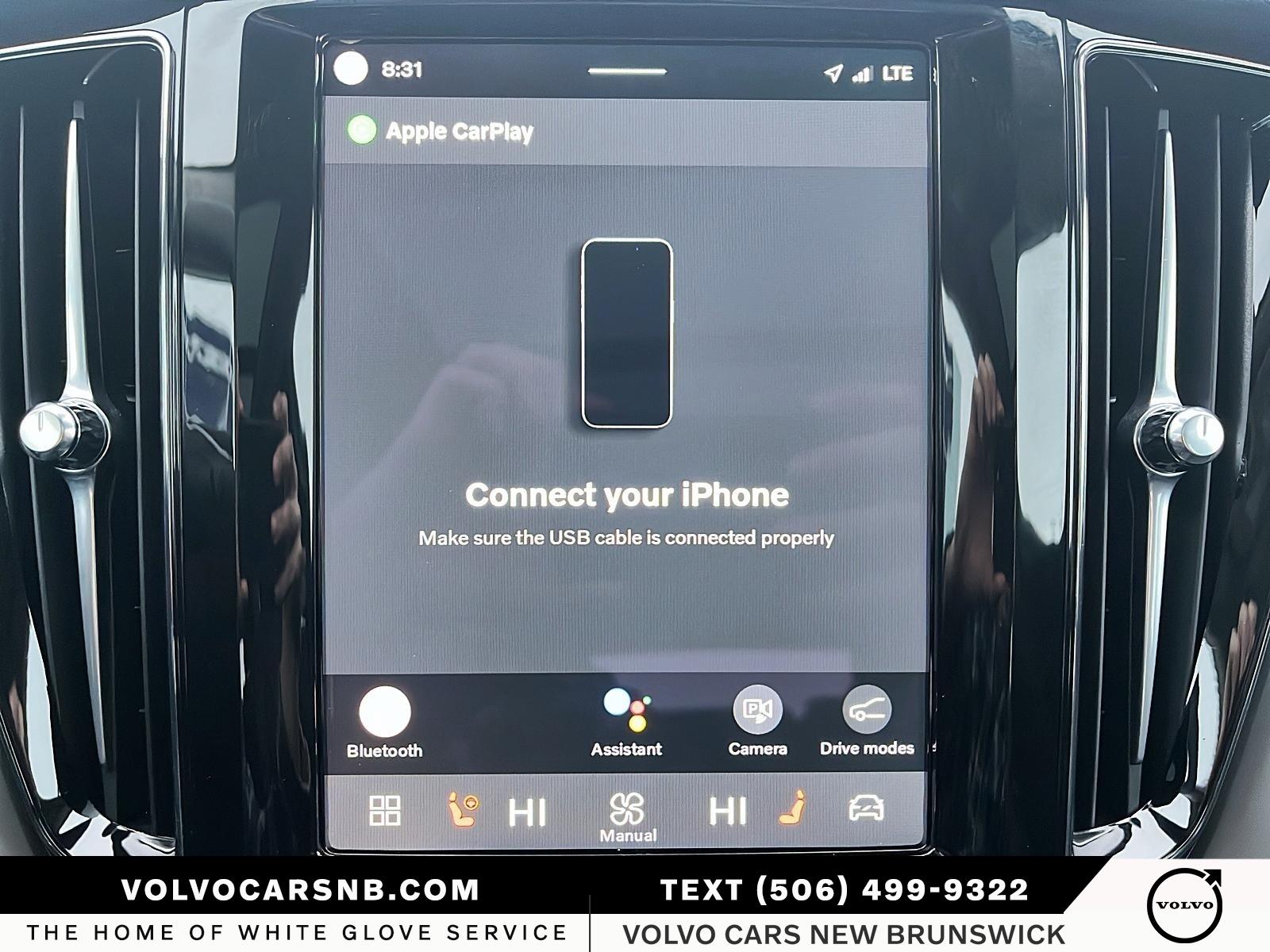 2025 Volvo XC60 B5 Core Dark Theme