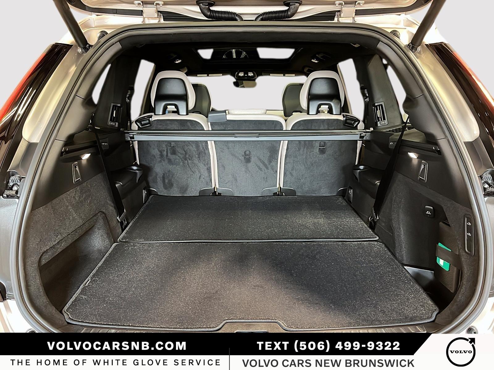 2026 Volvo XC90 B6 Ultra Bright Theme