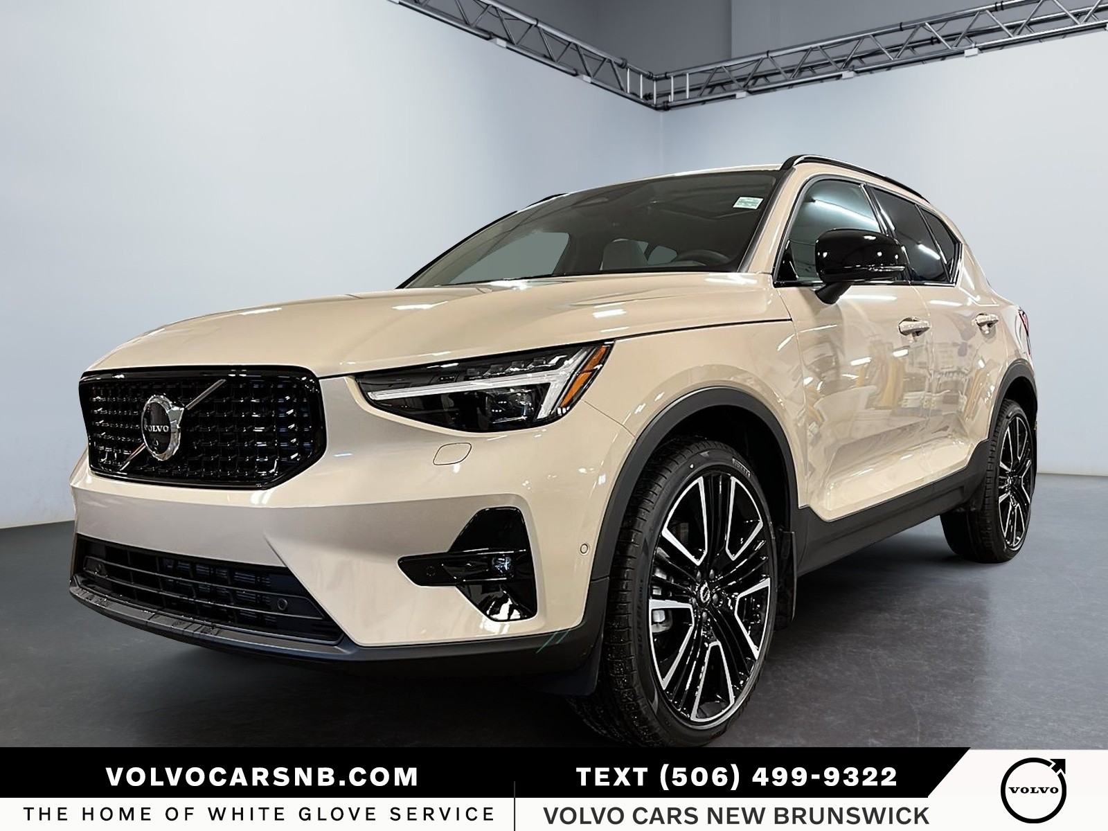 2026 Volvo XC40  B5 Plus Dark Theme