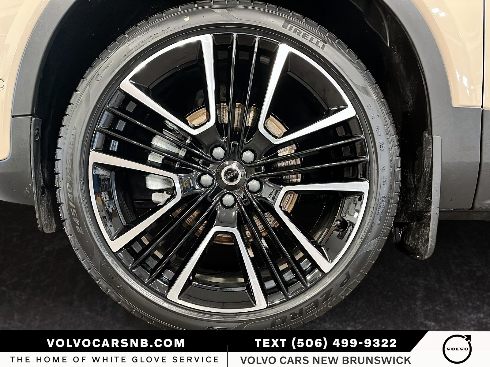 2026 Volvo XC40 B5 Plus Dark Theme