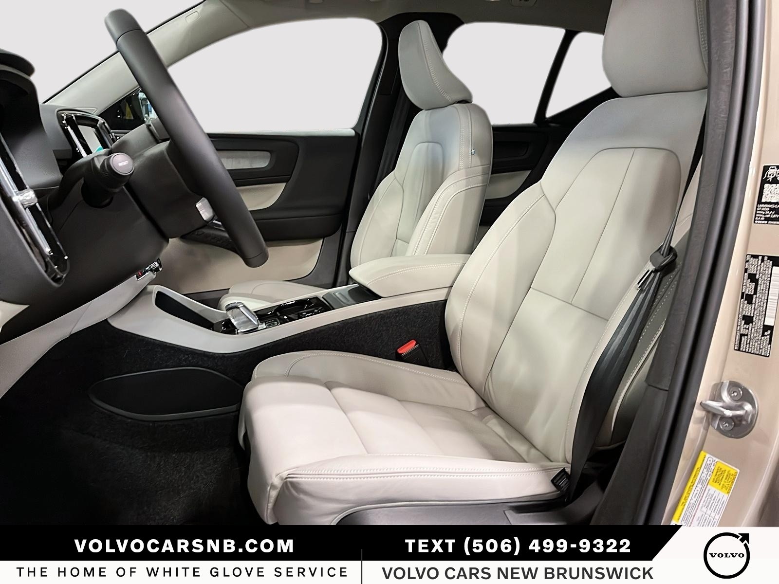 2026 Volvo XC40 B5 Plus Dark Theme