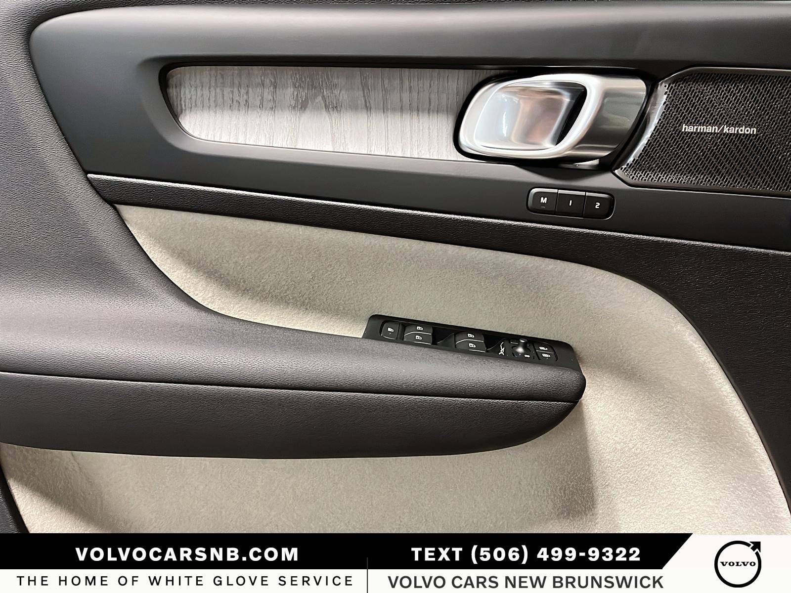 2026 Volvo XC40 B5 Plus Dark Theme