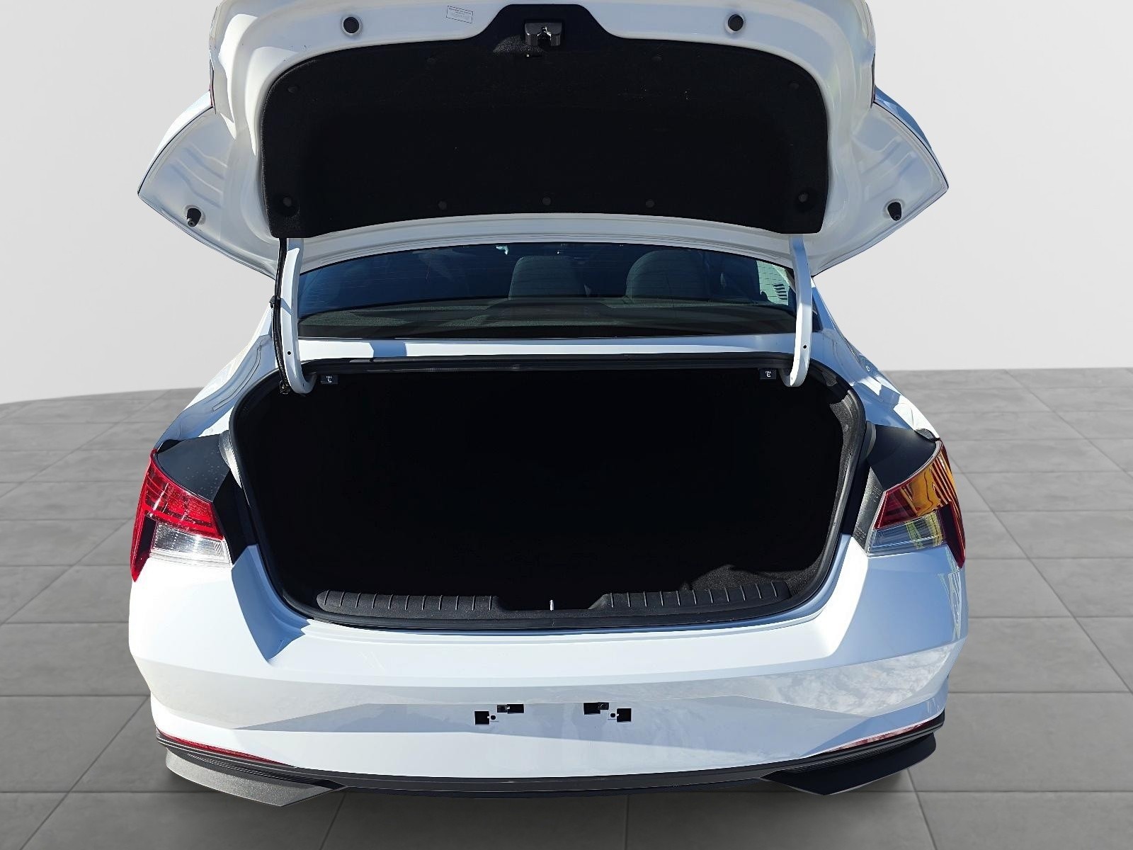 2022 Hyundai Elantra HEV Preferred