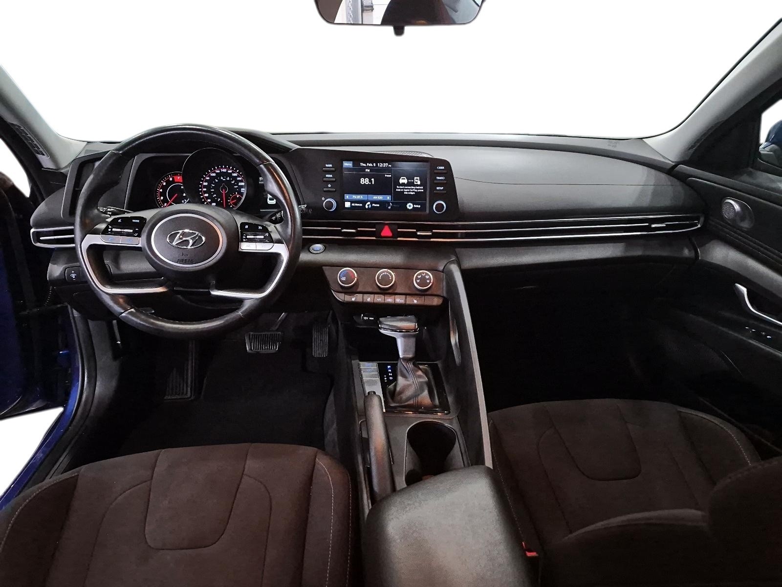 2023 Hyundai Elantra Preferred