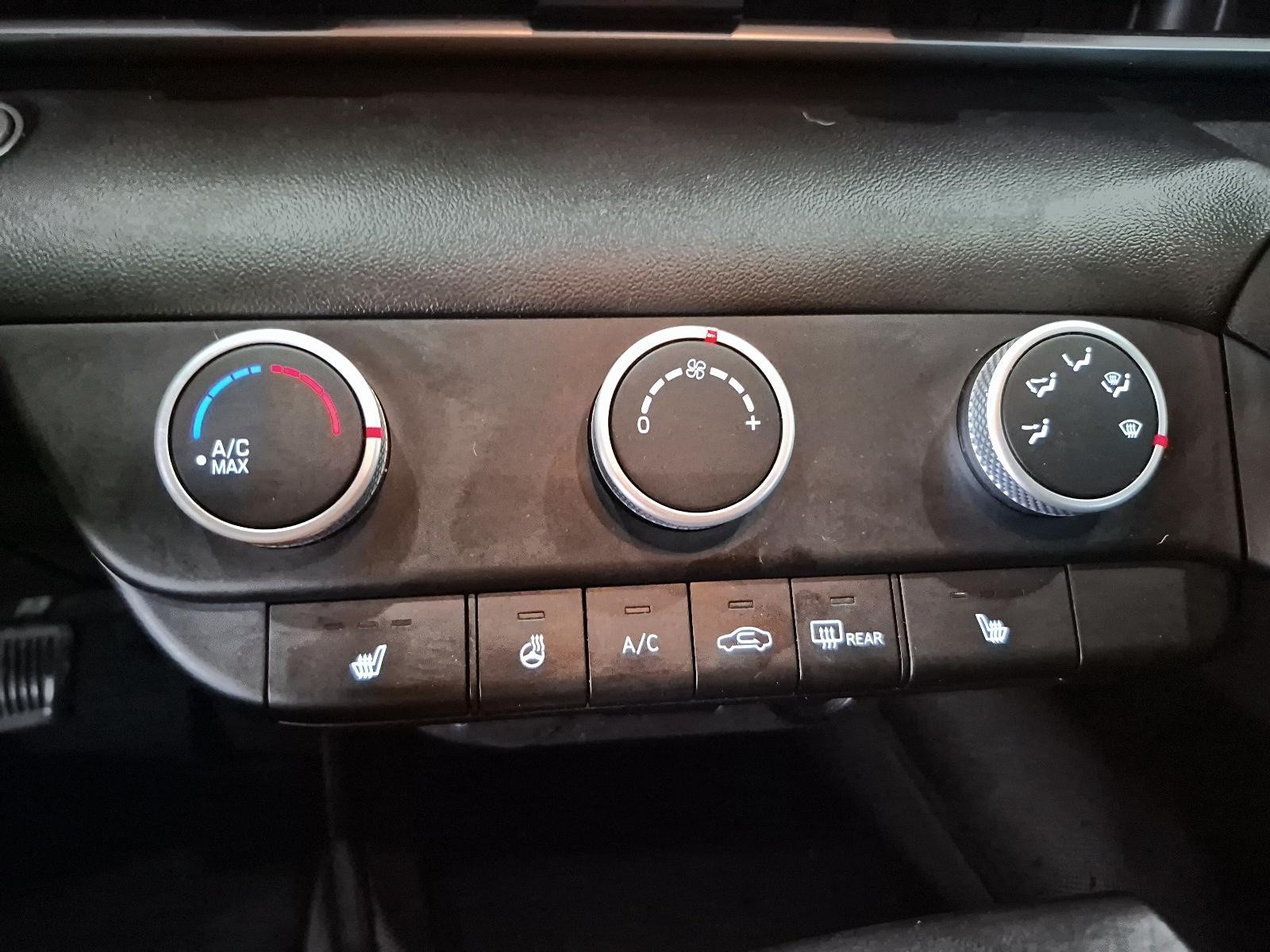 2023 Hyundai Elantra Preferred