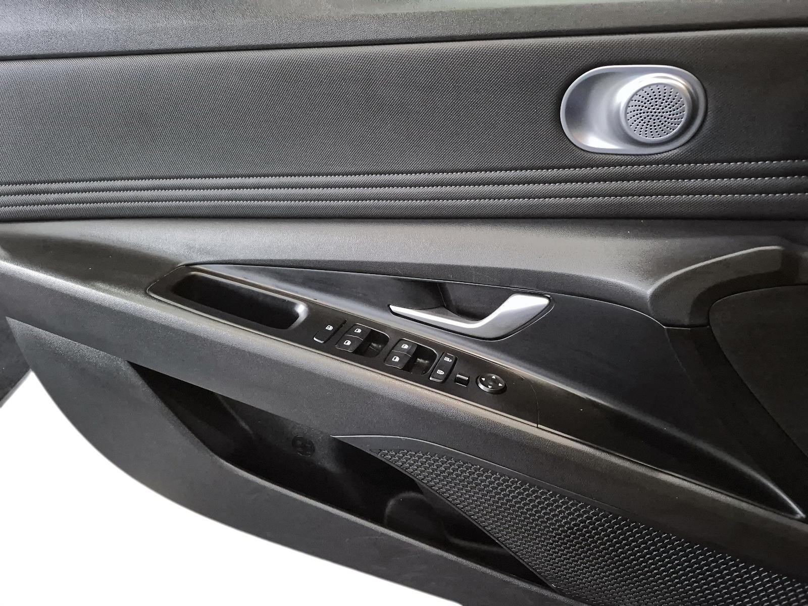 2023 Hyundai Elantra Preferred