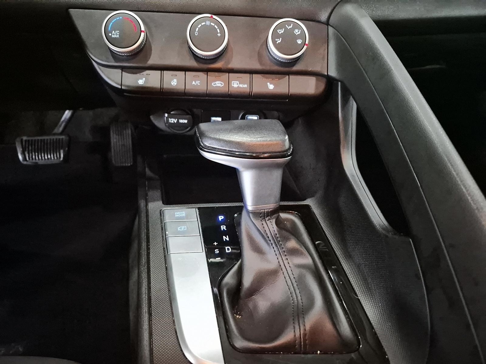 2023 Hyundai Elantra Preferred