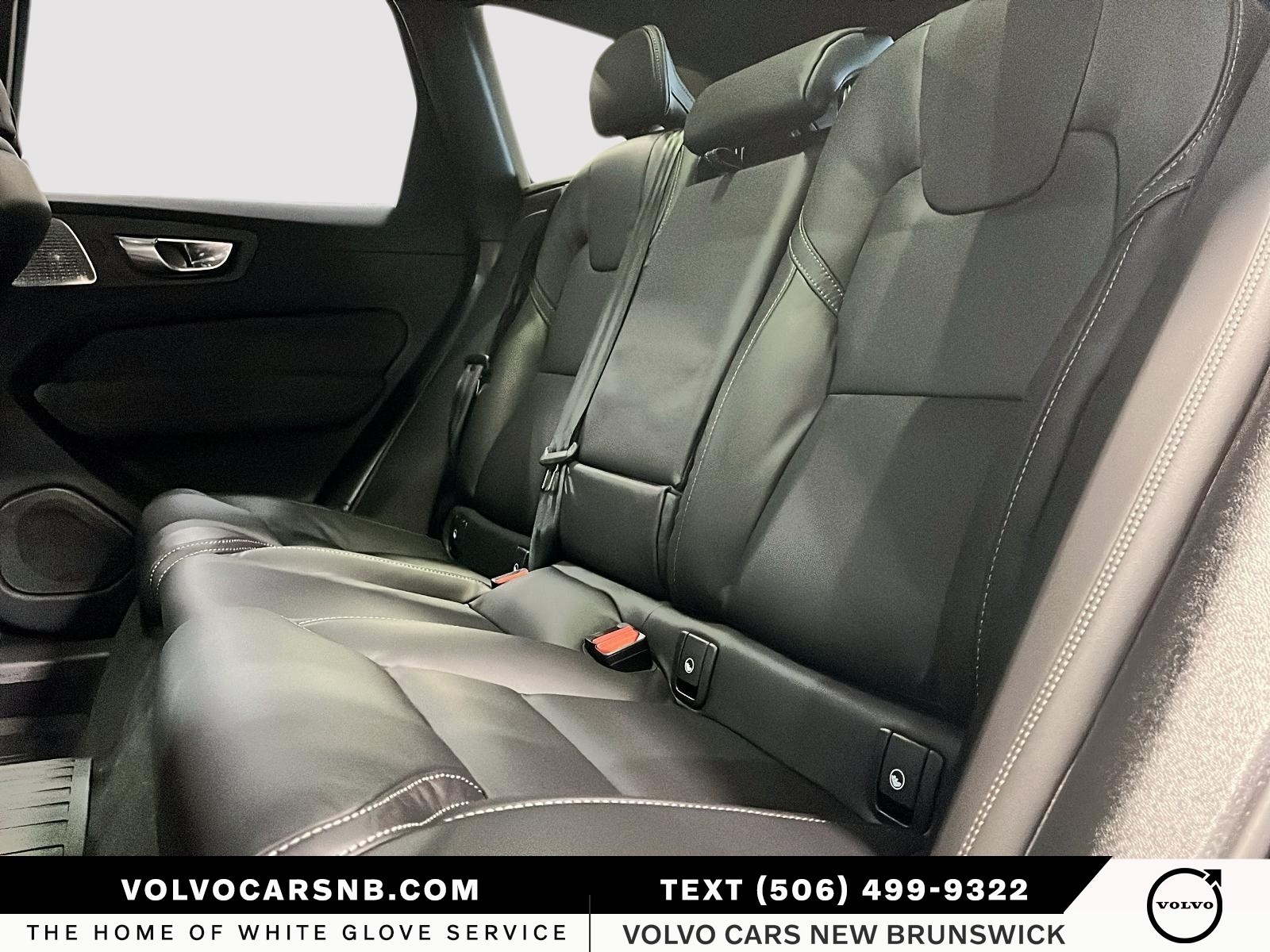 2026 Volvo XC60 B5 Ultra Black Edition