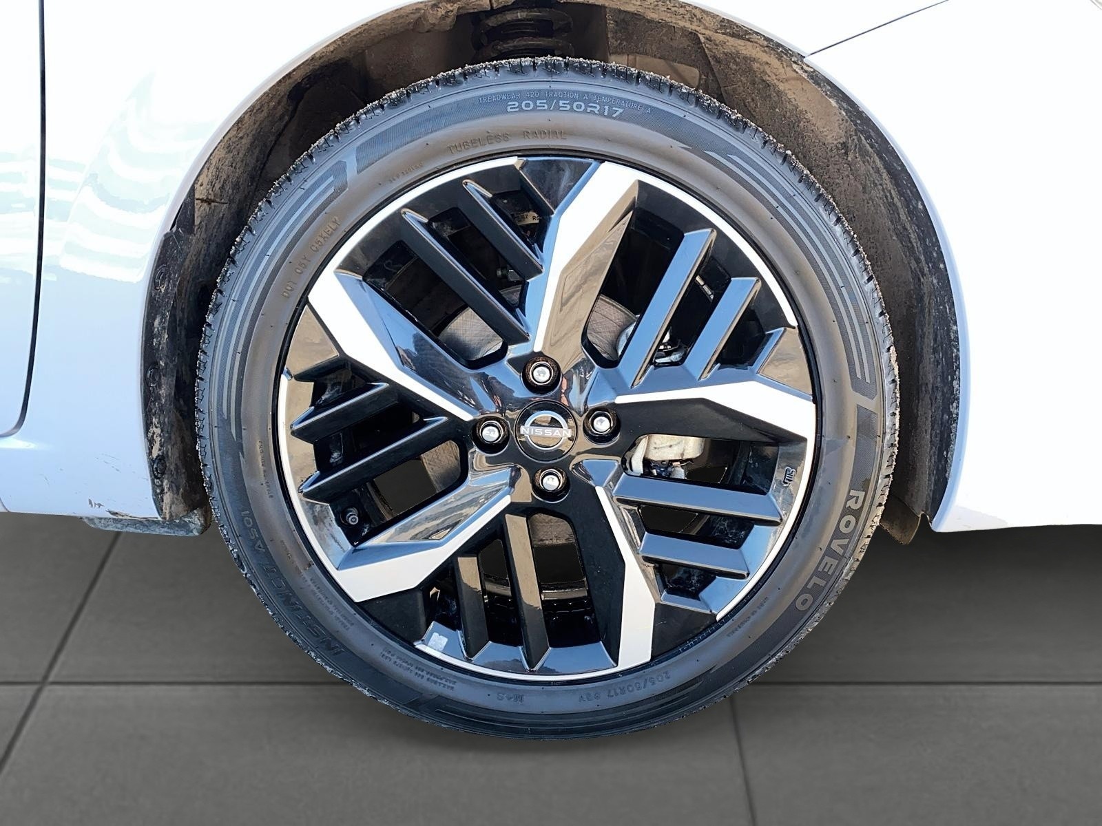 2024 Nissan Versa SR