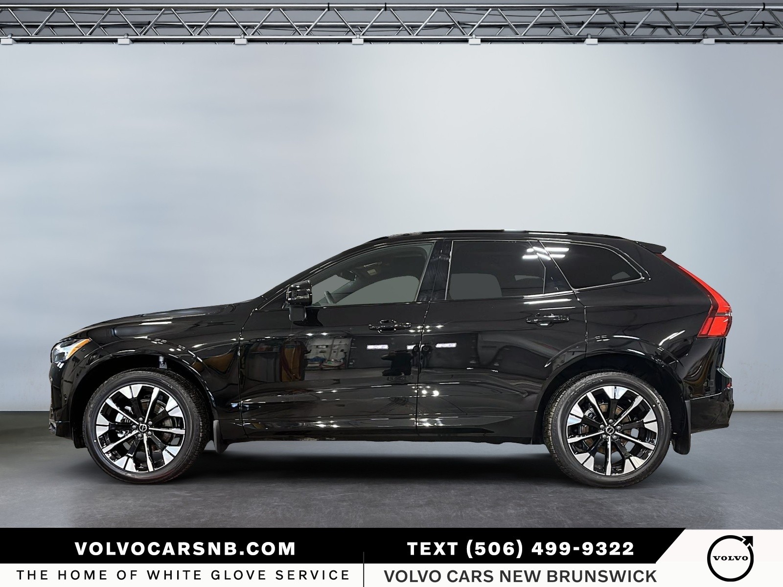 2026 Volvo XC60 B5 Plus Dark Theme