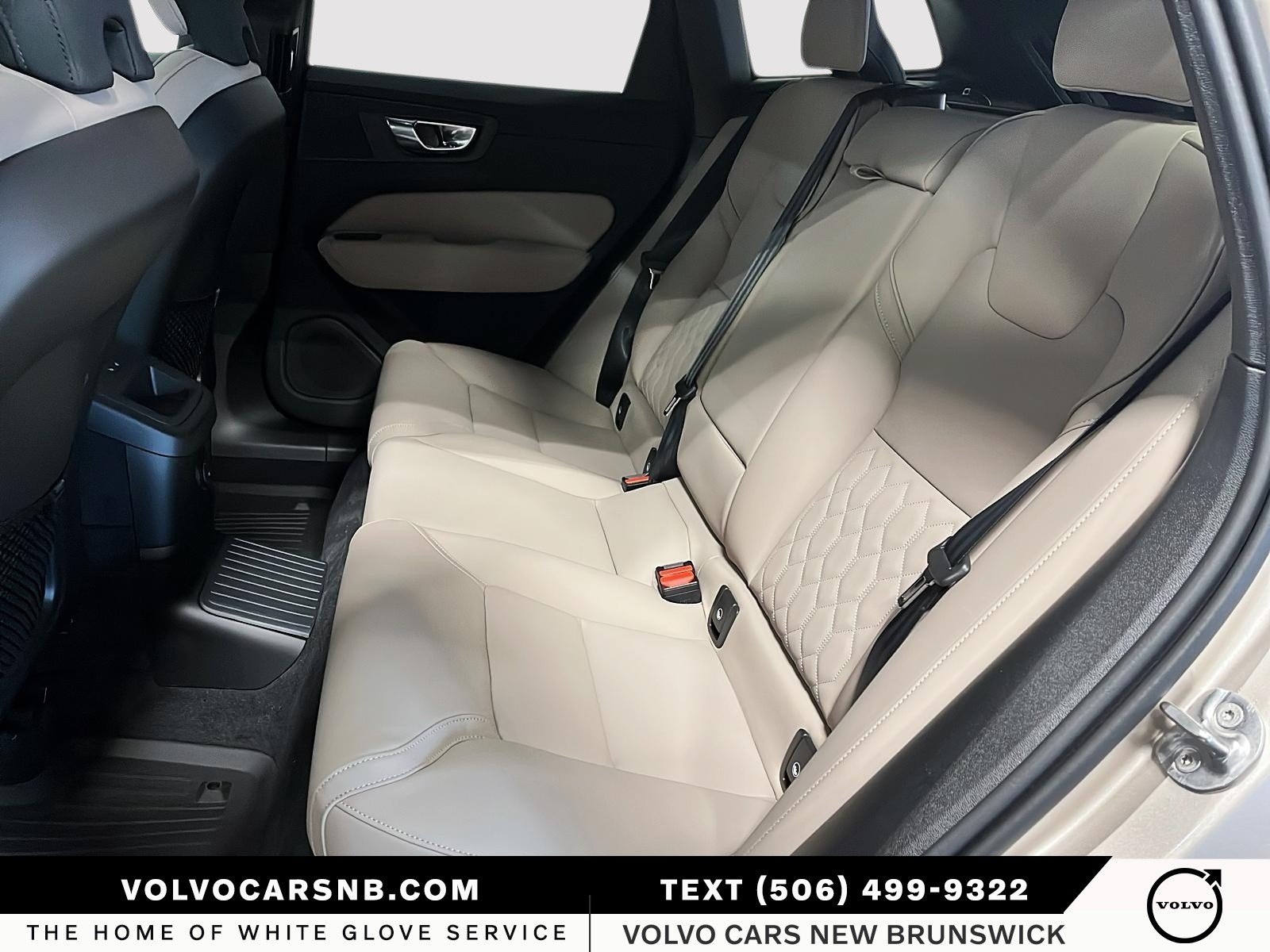 2026 Volvo XC60 Plug-In Hybrid T8 Plus Dark Theme