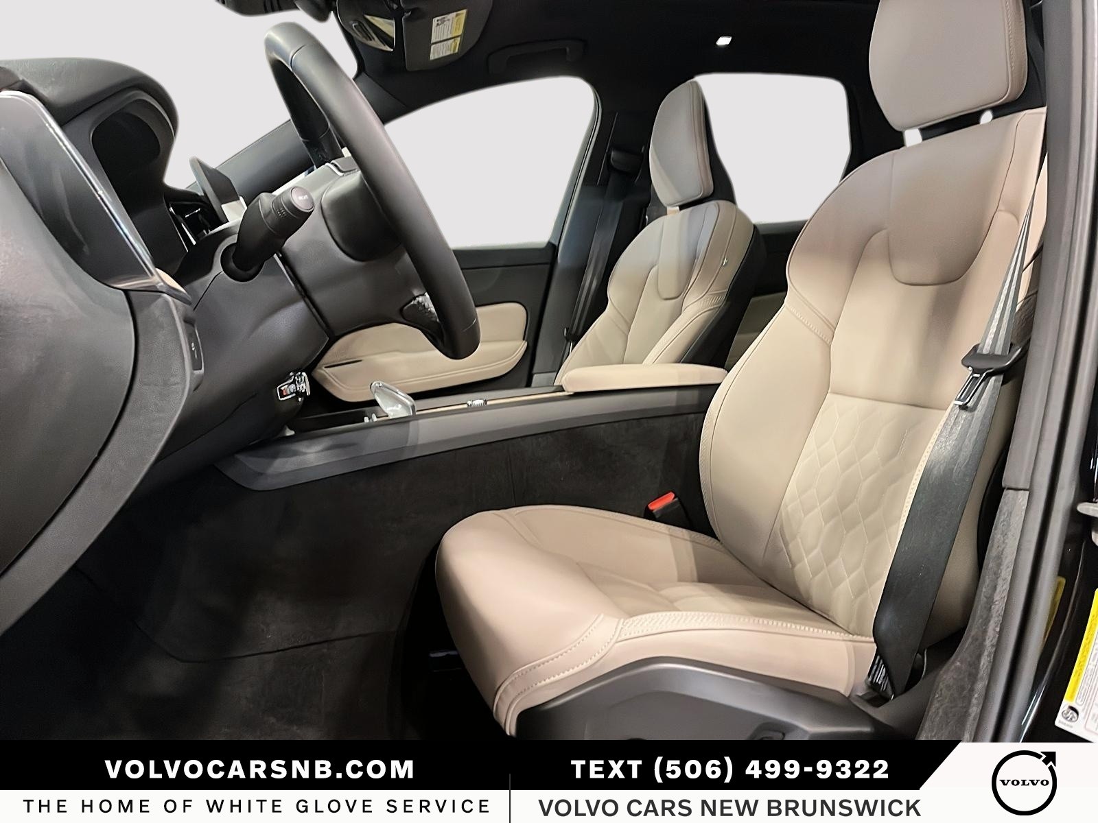 2026 Volvo XC60 B5 Plus Dark Theme