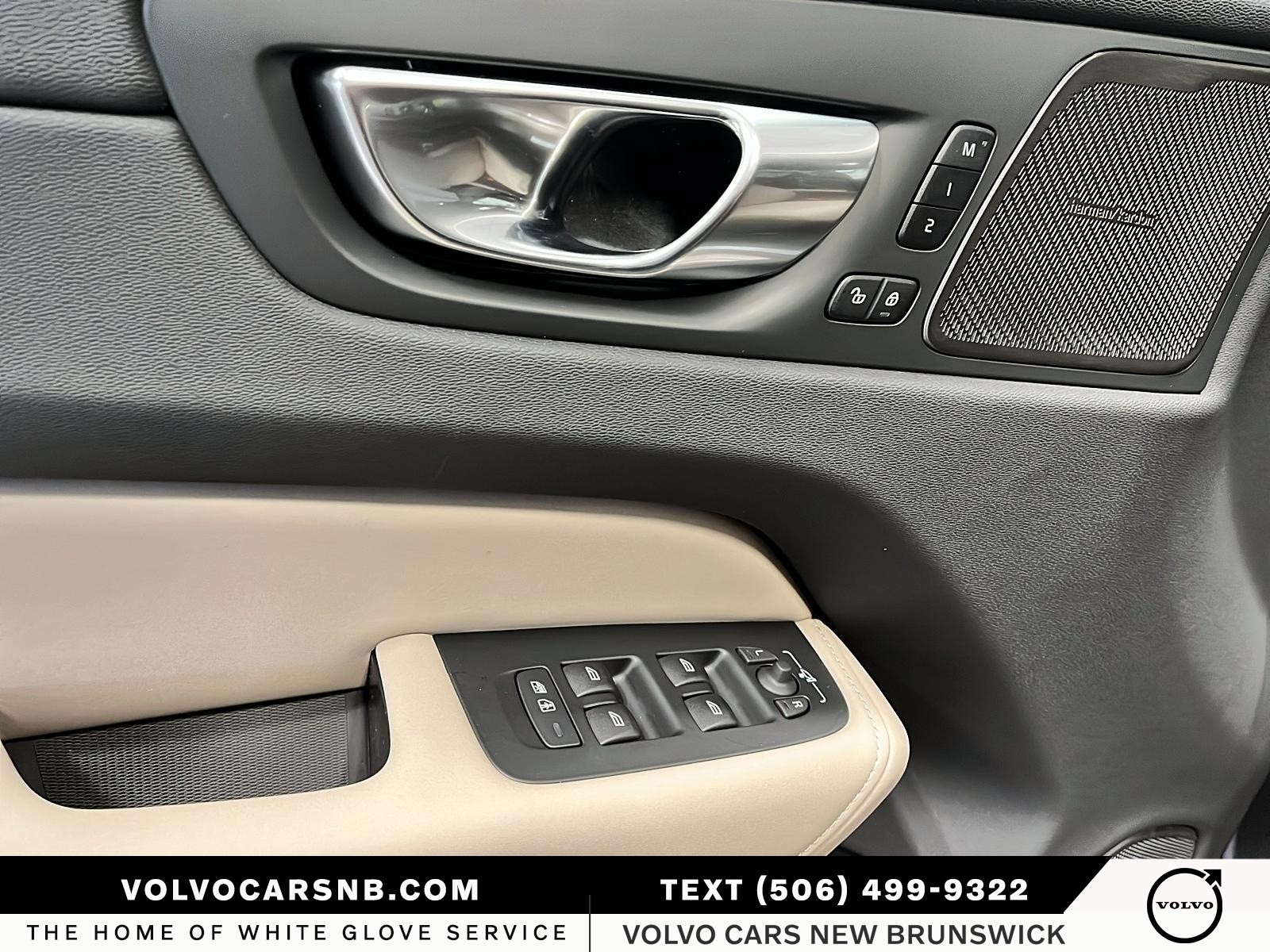 2026 Volvo XC60 Plug-In Hybrid T8 Plus Dark Theme