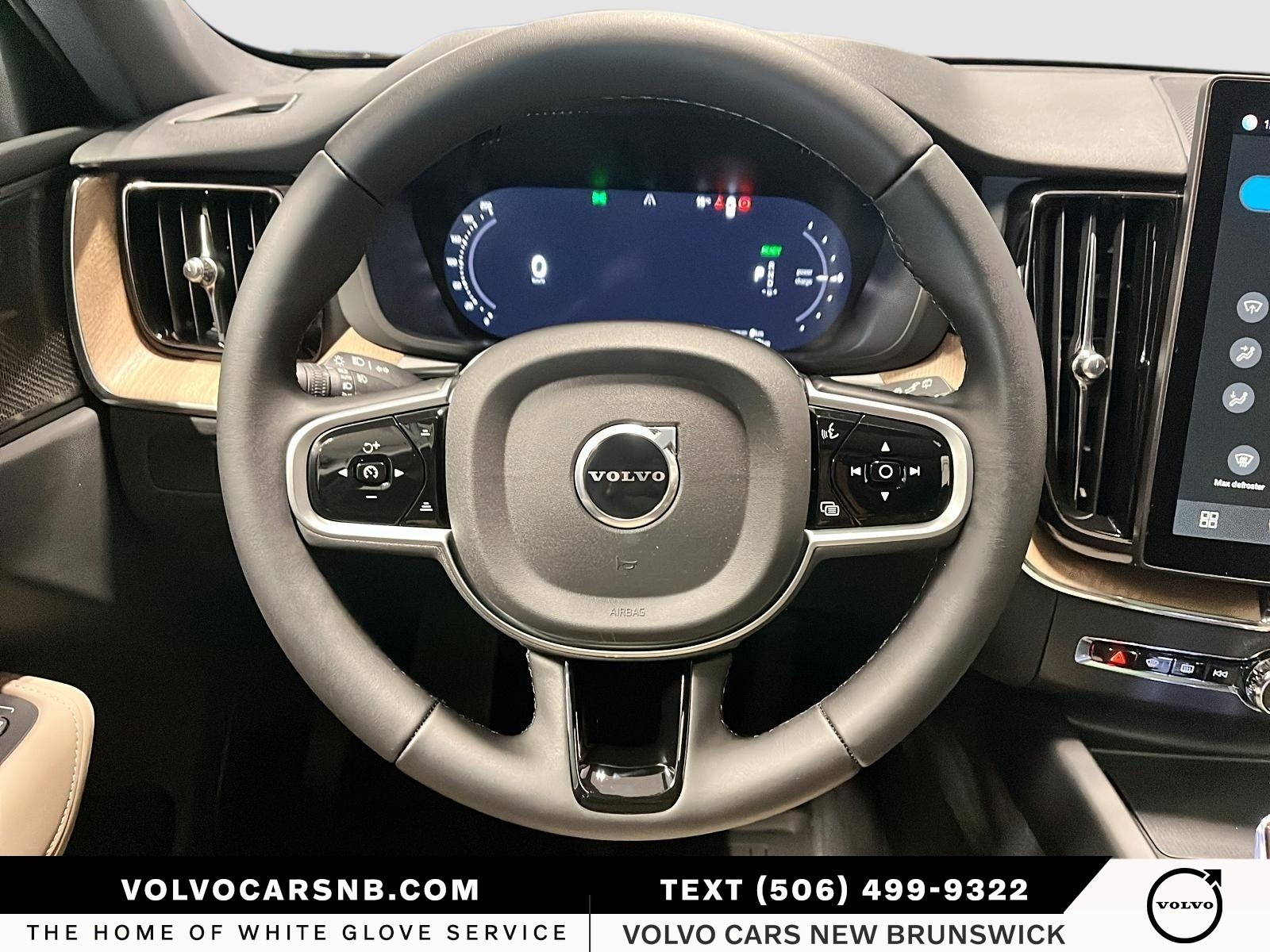 2026 Volvo XC60 Plug-In Hybrid T8 Plus Dark Theme