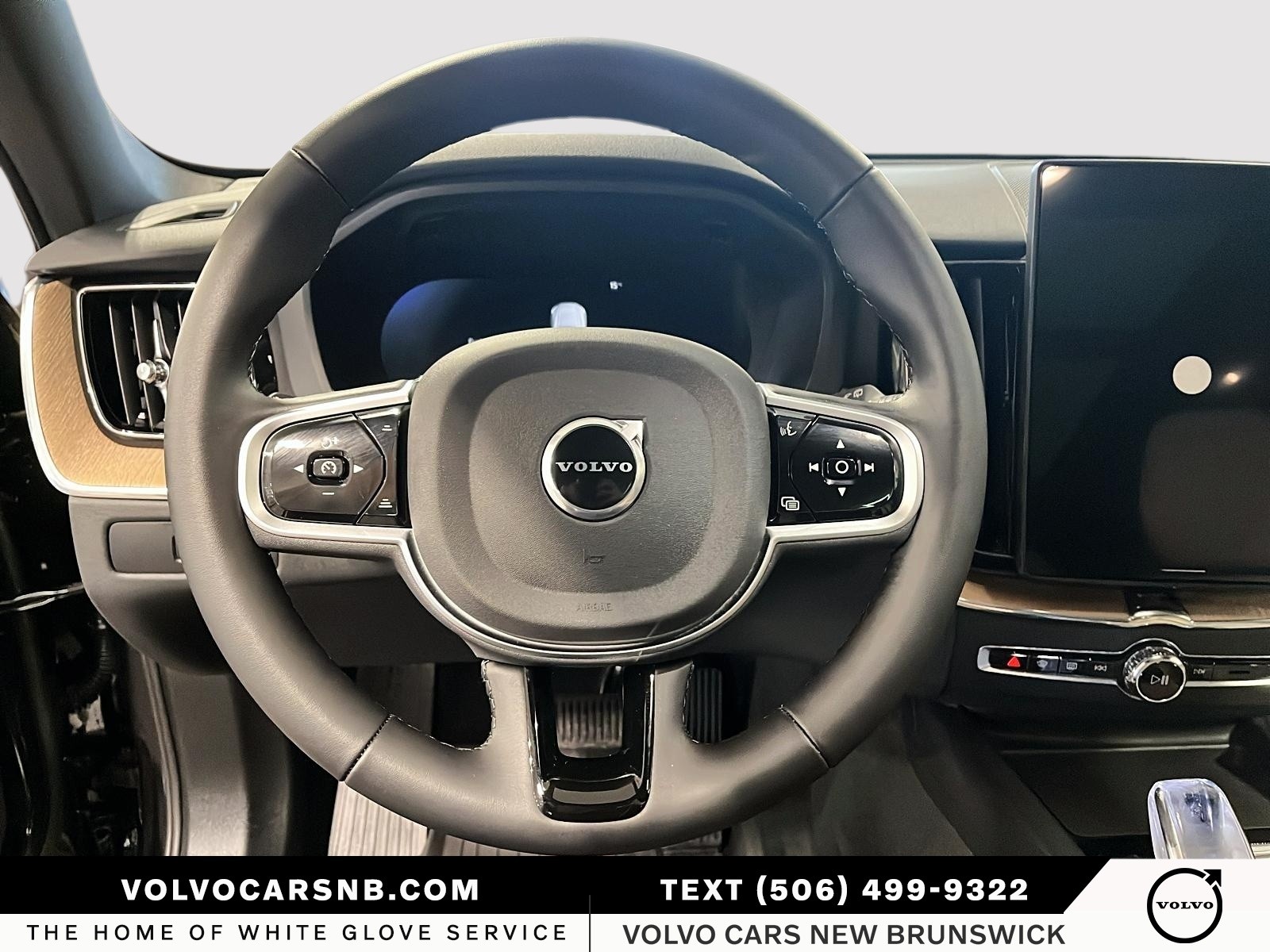 2026 Volvo XC60 B5 Plus Dark Theme